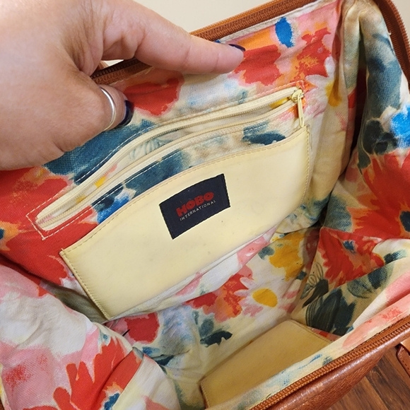 HOBO International Metallic double Handles strap Bag - Picture 7 of 13